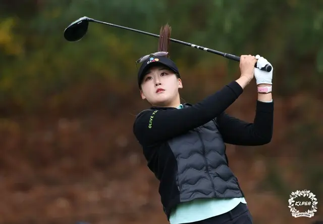 最終ラウンド4番ホールでティーショットをするLi Shuying （写真：KLPGA）