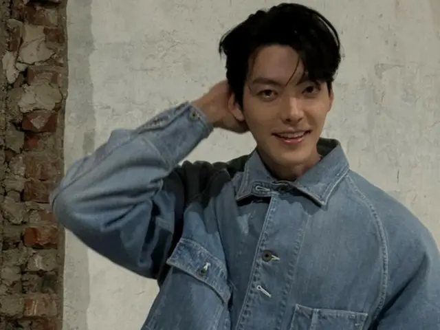 キム・ウビン、さわやかなビジュアルにジーンズファッションもぴったり