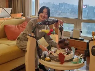 Actress Lee Jong Hyun makes kimchi even in the hotel