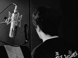 Kim Jaejung reveals his back view during recording... Double joy with comeback and ticket opening ahead of May concert
