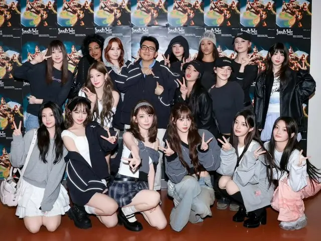 “ダイエット成功”HYBE議長パン・シヒョク、所属ガールズグループの間で堂々のセンター