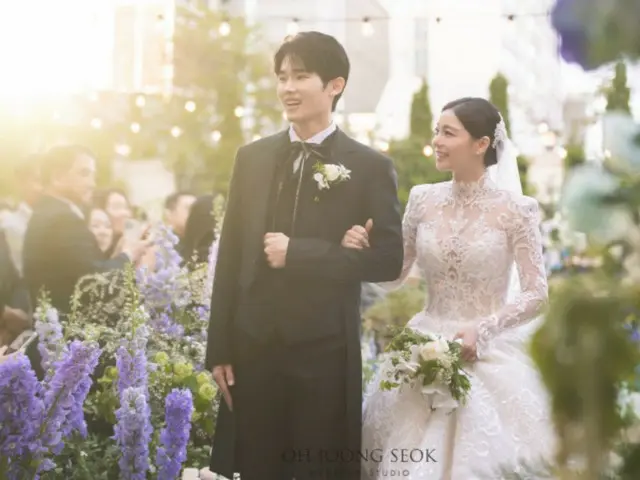 Ailee&チェ・シフン、「私たち結婚しました」…結婚式写真公開