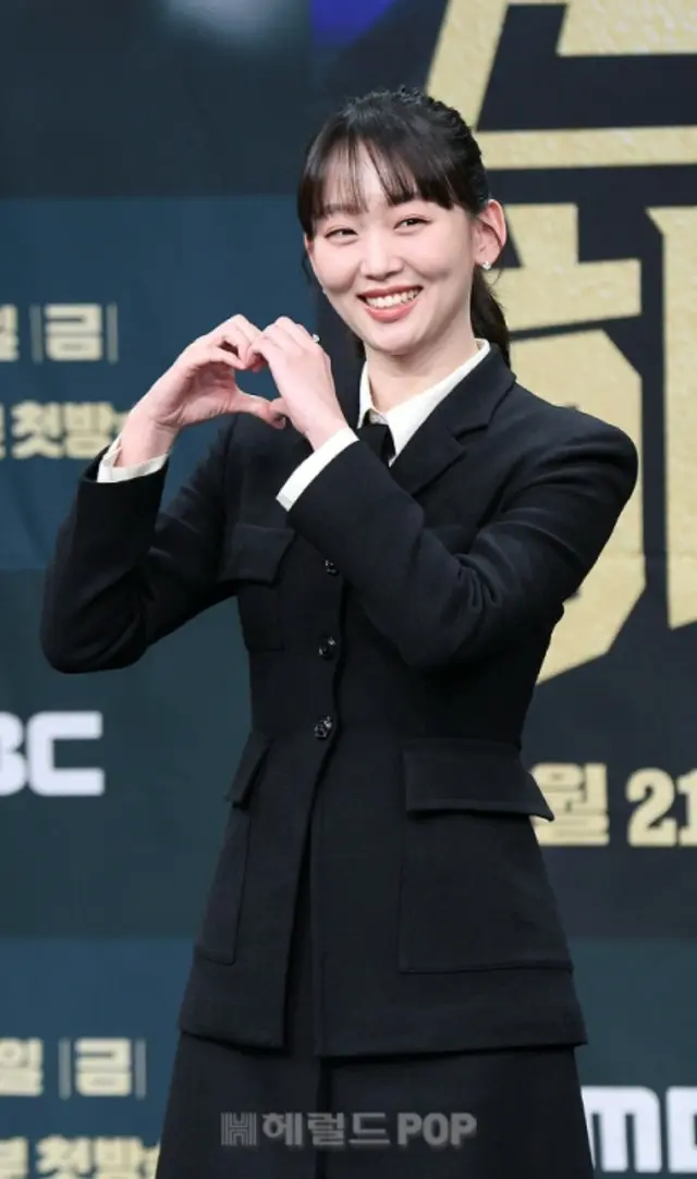 女優チン・ギジュが“第1号俳優”に