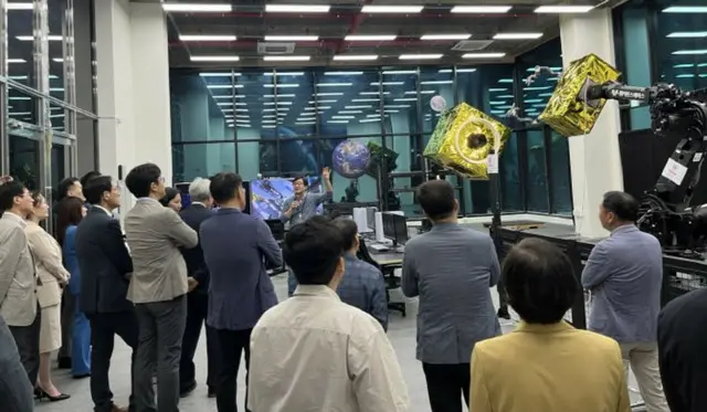 衛星を宇宙で修理・給油、サービス開発するベンチャー企業＝韓国