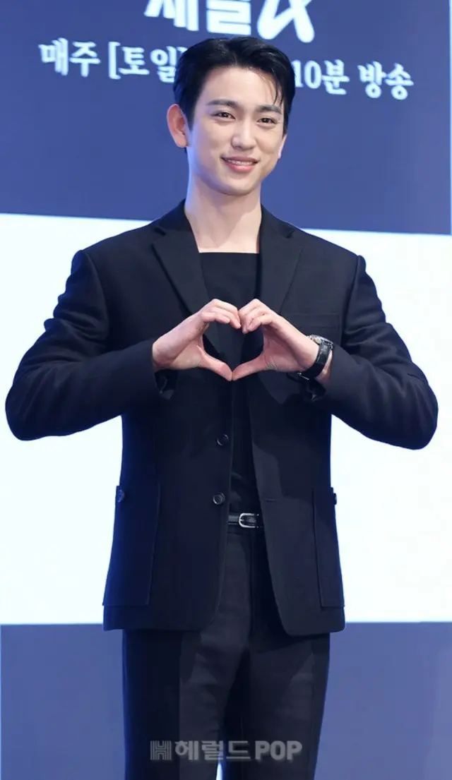 パク・ジニョン、「つかみ合いのけんかをしていた『GOT7』が、もう30代…」