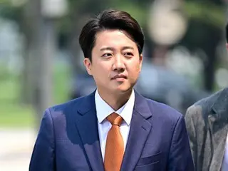 "I will repay you with reform"... New Reform Party presidential candidate Lee Jun-seok votes in advance in Dongtan New City, a local district, on the 29th (South Korea)