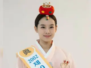 Actress Jo Yoon Hee shows off her beautiful looks in a hanbok... from pure to lovely