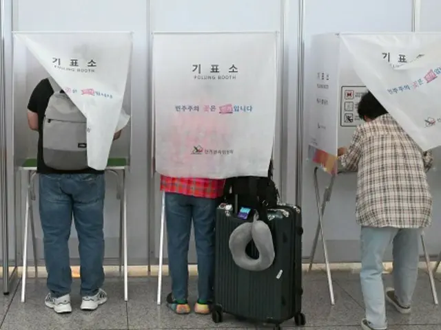 「無効票」の言葉に投票用紙を破る…第21代大統領選挙の投票における通報は886件＝韓国（記事と写真は無関係）