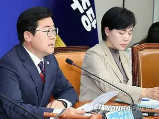 South Korea's ruling party criticizes previous administration for having "no writing utensils" in the presidential office