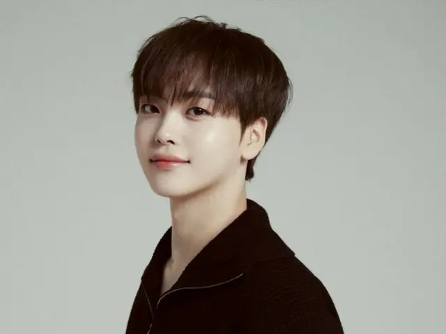 CRAVITY's Hyun Jun to appear as MC on the new "Weekly K-POP Idol"... Looking forward to his talk and reactions