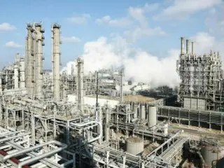Lotte Chemical and HD Hyundai consider integrating petrochemical facilities in response to Chinese offensive - South Korea