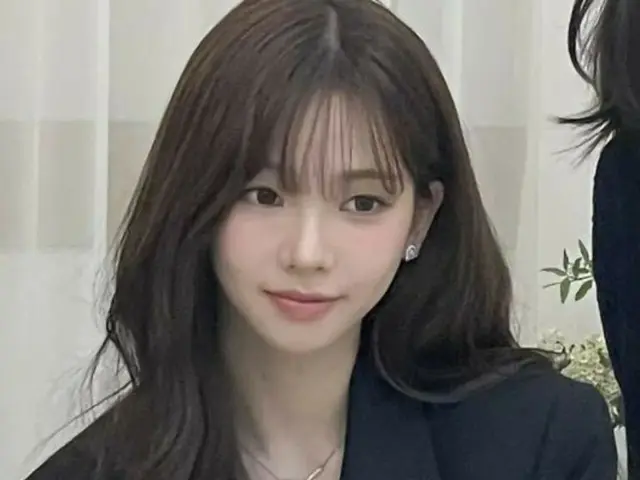 "aespa" KARINA, in a suit at her sister's wedding... "The annoying (?) guest" whose beauty potential exploded