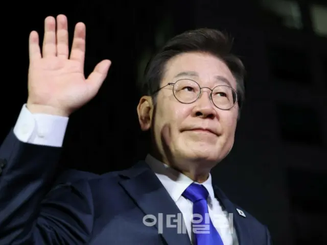 President Lee holds first summit with South African president to "expand energy cooperation"