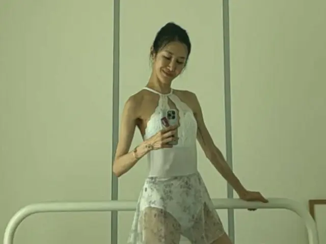 Actor Uhm Tae Woong's wife Yoon Hae Jin reveals her well-trained figure through ballet... "Slim & Beautiful"