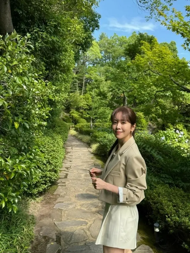 女優ハン・ジミン、髪を一つに結んだだけ「本当にきれいだね」…クロップルックも「清純＆ラブリー」