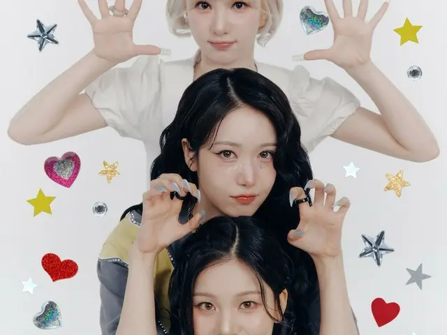 VIVIZ releases love version concept photos for their first full album "A Montage of ( )"... a lovely and kitschy mood