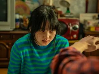 Choi YURI exudes lovely charm as a daughter who becomes a zombie in the movie "My Daughter Became a Zombie"