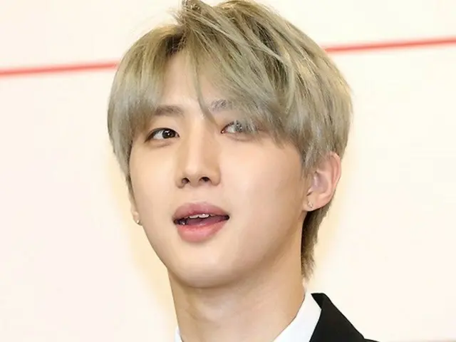 フイ(PENTAGON)、“サッカー番組”撮影中に鼻を骨折