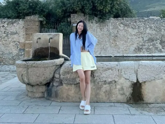 Actress Han Ye Seul, bright recent situation after pet dog fall accident... lovely smile