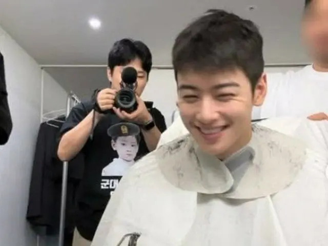 Cha EUN WOO (ASTRO) cuts his hair short before enlisting in the military... Visuals that shine with any style