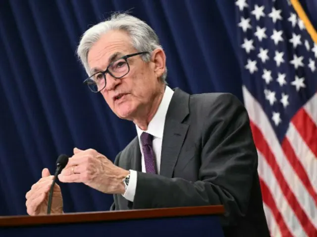 "Are you thinking about Trump?" Chairman Powell emphasizes, "The Fed will not consider the government's interest payment costs."