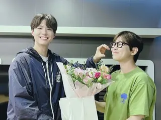 Park BoGum makes a surprise appearance on "DinDin's Music High"... The happiest moment is "when I look in the mirror"