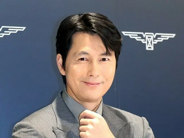 Actor Jung Woo Sung even apologized for his illegitimate child scandal, but why is he silent about rumors that he has filed for marriage with an ordinary woman?