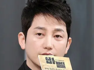 "Inducing family breakdown" vs. "Unfounded"... Can actor Park Si Hoo tackle his private affair head-on?