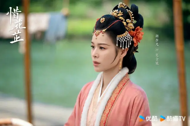 ≪中華ドラマNOW≫「惜花芷（せきかし）～星が照らす道～」6話、街頭で桃符を売る花芷＝あらすじ・ネタバレ