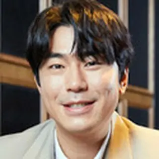 Lee Si Eon
