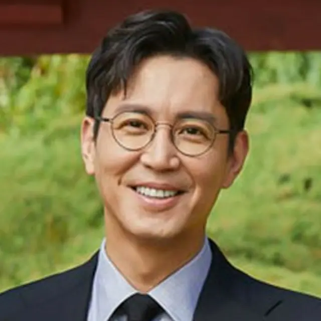 Choi Won Young（ノラの父親）