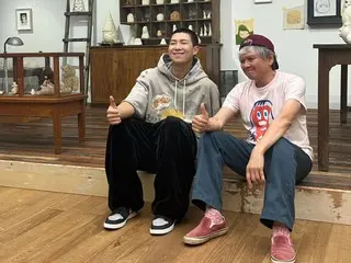 "BTS" RM visits Japanese artist Yoshitomo Nara's exhibition and takes photos and autographs with him