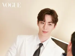 "2PM" JUNHO, a prince who looks good in white fashion...Aura that shines even in Thailand (with video)