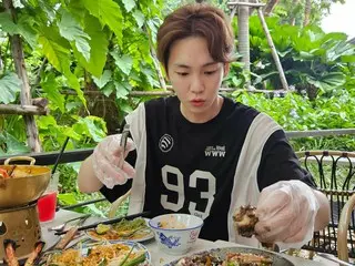 "SHINee" KEY ate a lot of delicious food in Thailand.