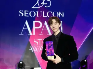 “2PM” JUNHO wins the “2023 APAN STAR AWARDS” Grand Prize & 5 Crowns… “I hope 2024 will be a year of sharing love and sharing sadness.”
