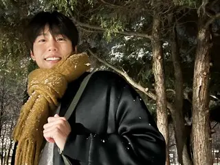 Actor Lee HyunWoo releases a cute photo of him frolicking in the snow... “Boyfriend shot” updated