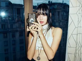 BLACKPINK's Lisa becomes Louis Vuitton's new muse? ...Pose with full clothes on