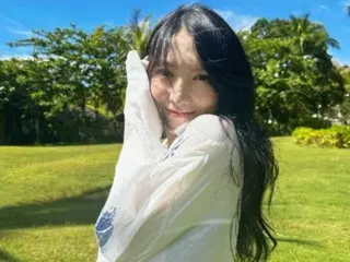 Ji Young (JIYEON), fully displaying her maknae personality... Goddess basking in the sunshine