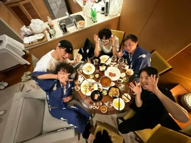 Jang Keun Suk's band "CHIMIRO" is a fun and friendly band.