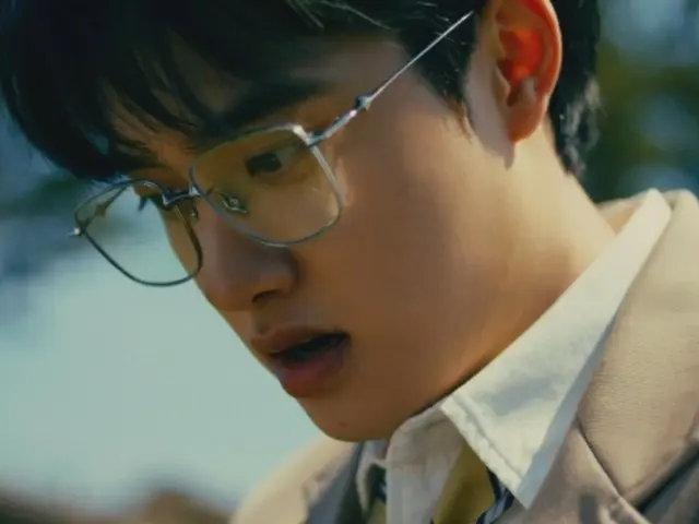 EXO's DO (Do Kyungsoo) takes another step forward with "But Now I Fly from Mars"