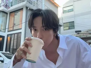 CNBLUE's Jung Yong Hwa, infinitely cool even when drinking