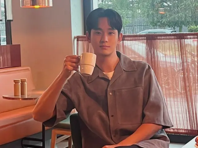 Actor Kim Soo Hyun, fans who miss Baek HyunWoo rejoice... his handsomeness fills the screen