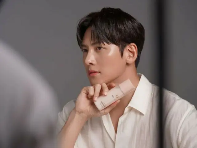 Ji Chang Wook shows off two charms, natural and dandy...fans autographing session teaser