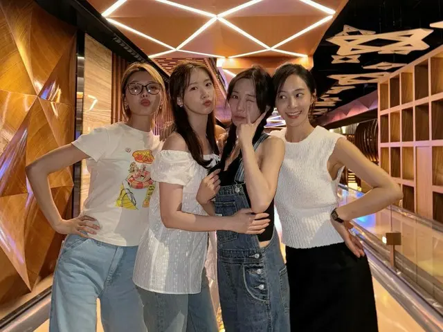 The eternal "SNSD (Girls' Generation)" Yuna, TIFFANY, YURI and Sooyoung go bowling together