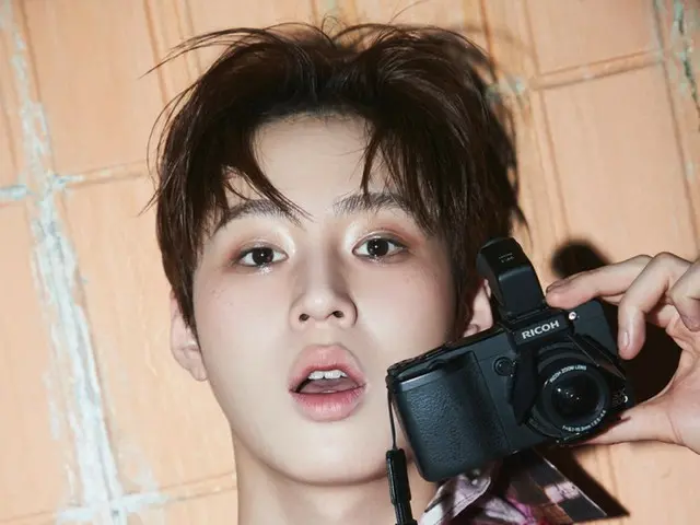 Singer Ha Seong Woon releases photo shoot and interview... "I want to sing for the rest of my life"