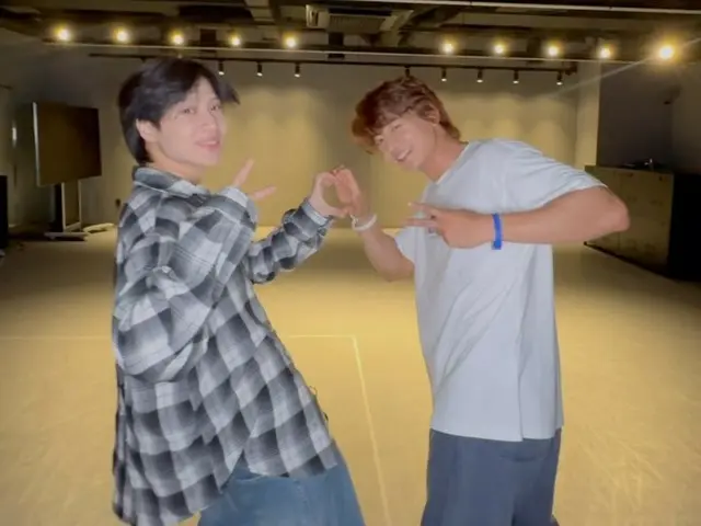 SHINee's TAEMIN and Minho take on the challenge of TAEMIN's new song "Sexy In The Air" together! (Video included)