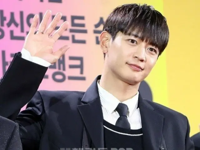 Actor Ha Jung Woo put up for sale a 5 billion won luxury apartment, which was purchased by SHINee member Minho?!