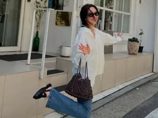Jung Ryeo Won, in his 40s, exudes pure and cute looks