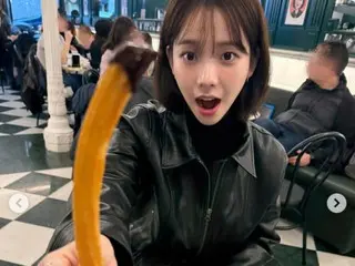 "aespa" Karina catches attention with cute girlfriend shot