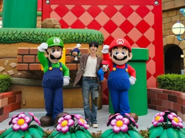 "BTS" JIN enjoys Super Nintendo World...showing off his innocent charm